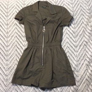 AMRY GREEN ROMPER